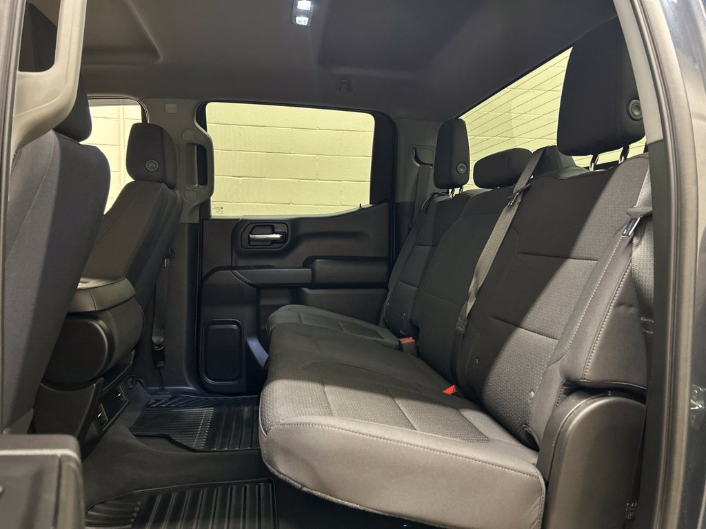 Used 2022 Chevrolet Silverado 1500 Custom w/ LPO, Blackout Package AWD/4WD image 9