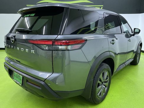 Used 2023 Nissan Pathfinder S image 10