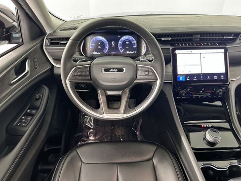 Used 2023 Jeep Grand Cherokee L Limited image 23