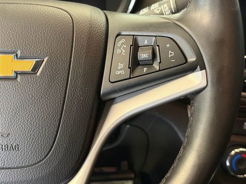 Used 2018 Chevrolet Trax LT w/ LT Convenience Package FWD image 12