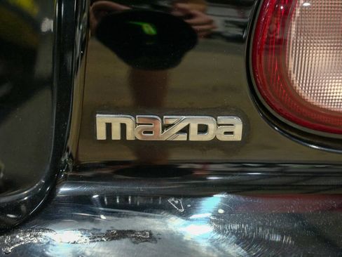 Used 1999 MAZDA MX-5 Miata RWD image 37