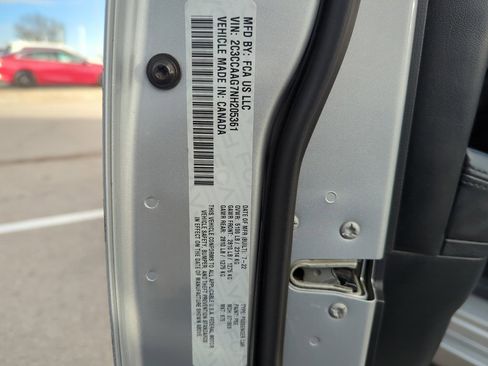 Used 2022 Chrysler 300 Touring w/ Sport Appearance Package image 43