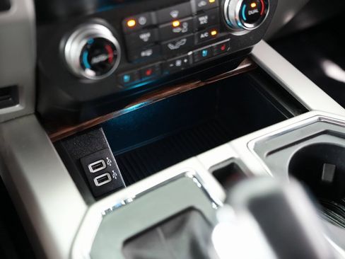 Used 2020 Ford F150 Lariat w/ Equipment Group 502A Luxury image 30