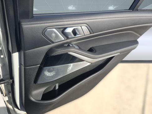 Used 2020 BMW X7 M50i image 31