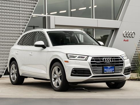 Used 2019 Audi Q5 Prestige w/ Prestige Package AWD/4WD image 1