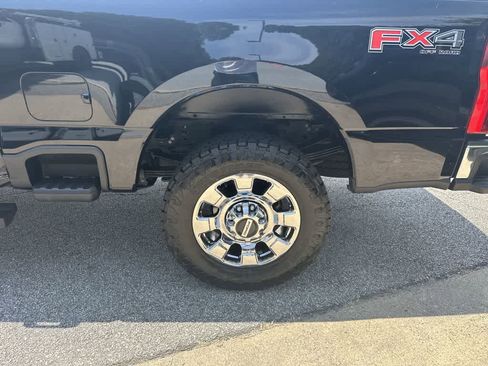 Used 2024 Ford F350 Lariat w/ Chrome Package image 33