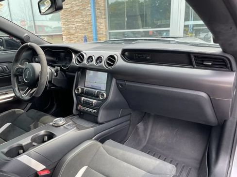 Used 2020 Ford Mustang Shelby GT500 w/ Technology Package RWD image 39