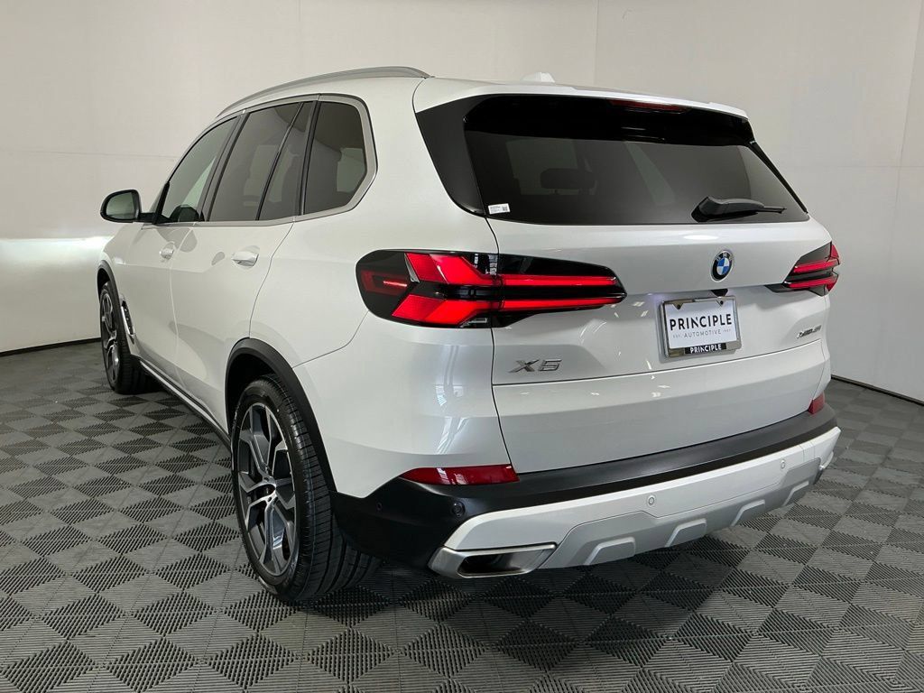 Certified 2024 BMW X5 xDrive40i w/ Parking Assistance Package AWD/4WD image 7