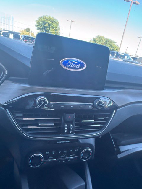 Used 2020 Ford Escape Titanium AWD/4WD image 9
