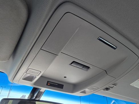 Used 2018 Chevrolet Silverado 1500 Custom w/ Custom Value Package image 20