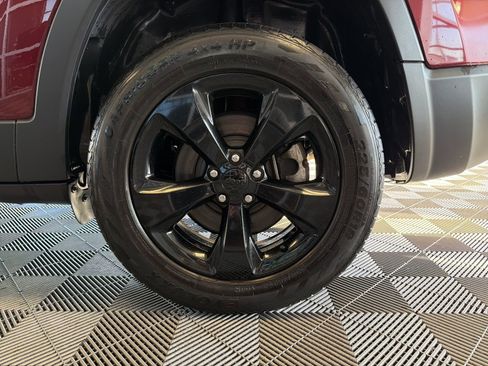 Used 2021 Jeep Cherokee Latitude Plus image 8