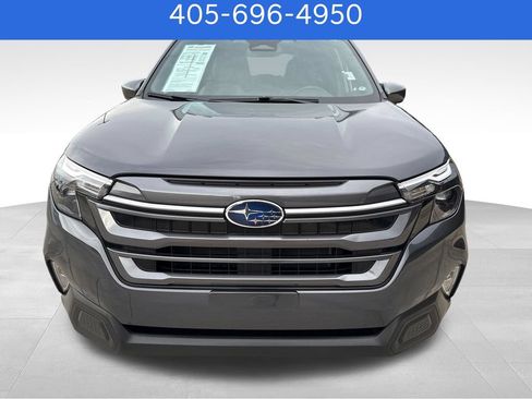 Used 2025 Subaru Forester Premium AWD/4WD image 10