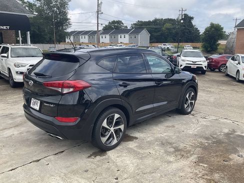 Used 2017 Hyundai Tucson Sport FWD image 3