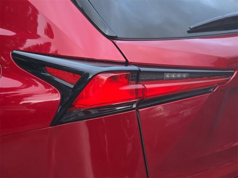 Used 2018 Lexus NX 300h AWD image 40