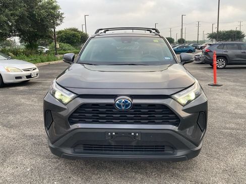 Used 2024 Toyota RAV4 XLE AWD/4WD image 2