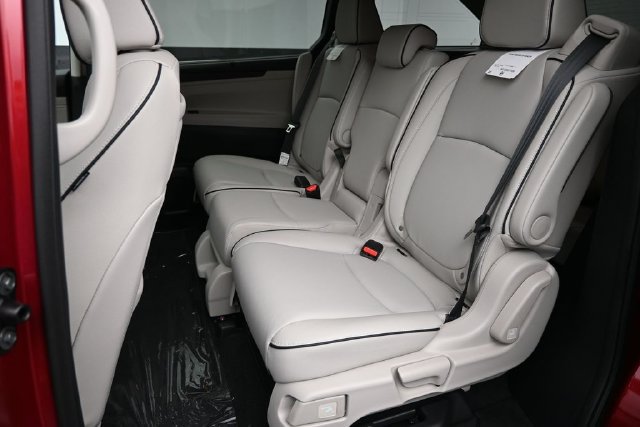New 2026 Honda Odyssey Touring image 15
