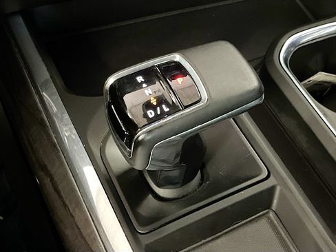 Used 2024 Chevrolet Silverado 1500 LTZ AWD/4WD image 17