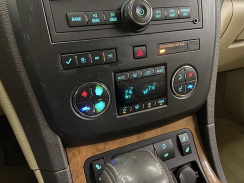 Used 2009 Buick Enclave CXL w/ Entertainment Package #2 image 52