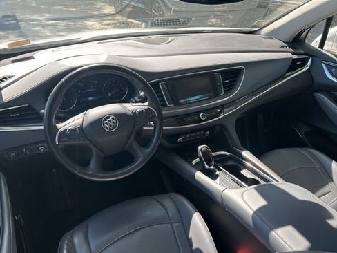 Used 2019 Buick Enclave Essence FWD image 4