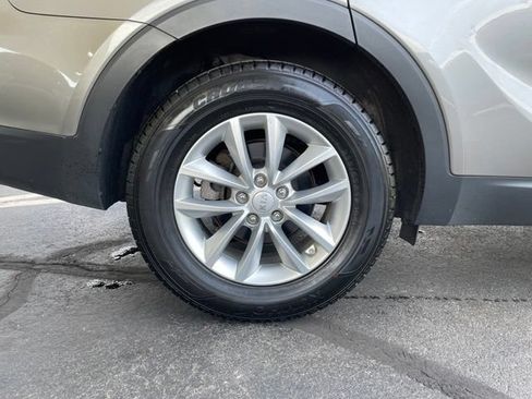 Used 2017 Kia Sorento AWD image 32
