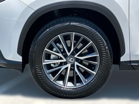 Used 2025 Lexus NX 250 FWD w/ Accessory Package (2T) image 12