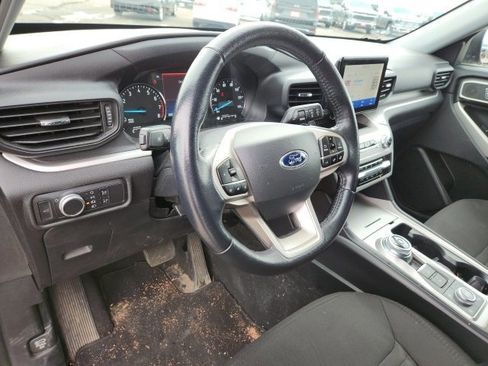 Used 2021 Ford Explorer XLT w/ Class III Trailer Tow Package image 9