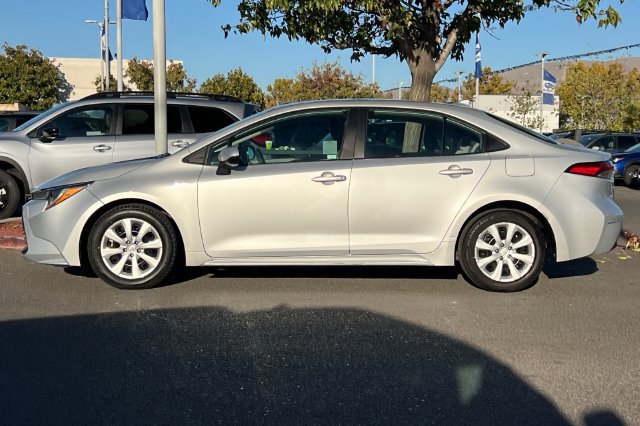 Used 2023 Toyota Corolla LE FWD image 7