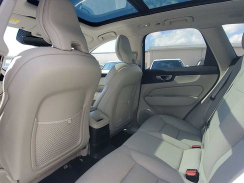 Used 2022 Volvo XC60 T8 Inscription Expression w/ Advanced Package image 18