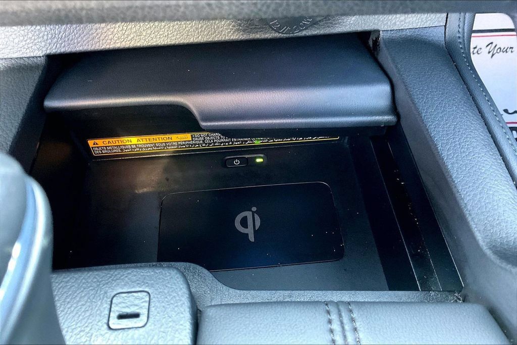 Used 2019 Toyota Avalon XSE FWD image 32