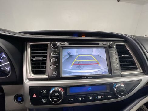 Used 2014 Toyota Highlander Limited Platinum image 14