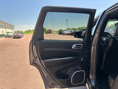 Used 2015 Jeep Grand Cherokee High Altitude AWD/4WD image 21