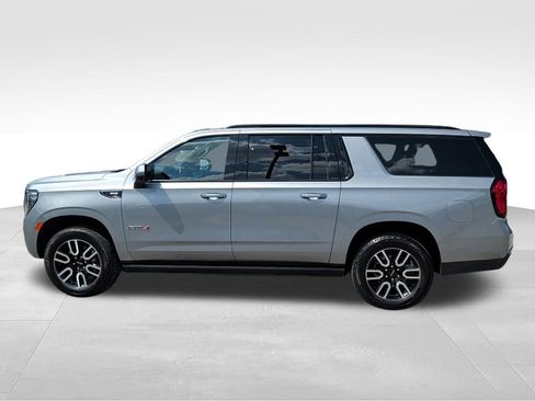Used 2023 GMC Yukon XL AT4 w/ AT4 Premium Package AWD/4WD image 8