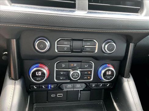 Used 2022 GMC Yukon AT4 AWD/4WD image 24