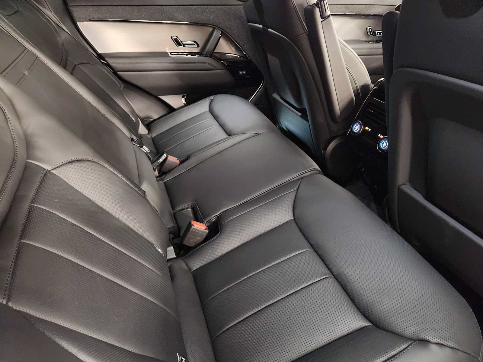 New 2027 Land Rover Range Rover Sport SE AWD/4WD image 29