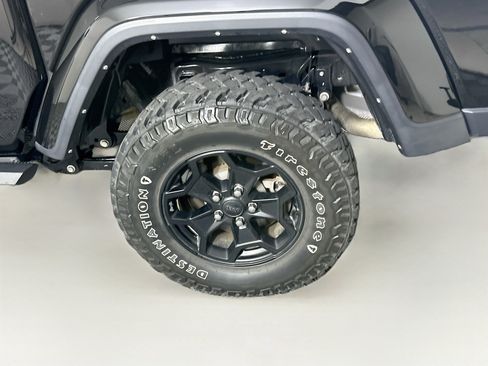 Used 2022 Jeep Gladiator Sport AWD/4WD image 11