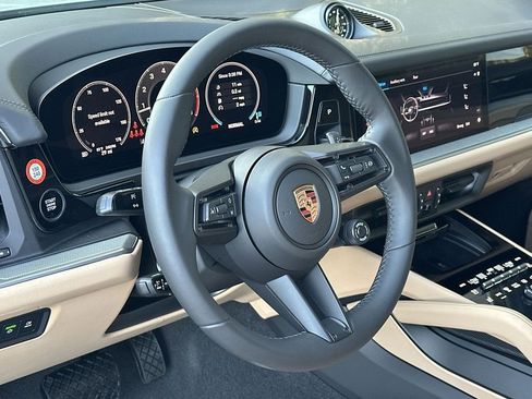 Used 2026 Porsche Cayenne Coupe AWD/4WD image 10