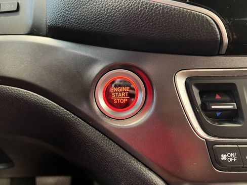 Used 2022 Honda Pilot Sport image 17