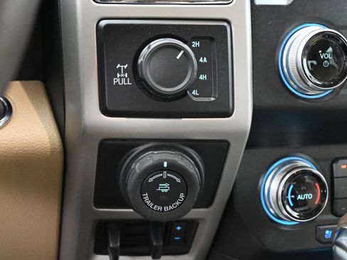 Used 2019 Ford F150 Lariat w/ Equipment Group 502A Luxury image 15