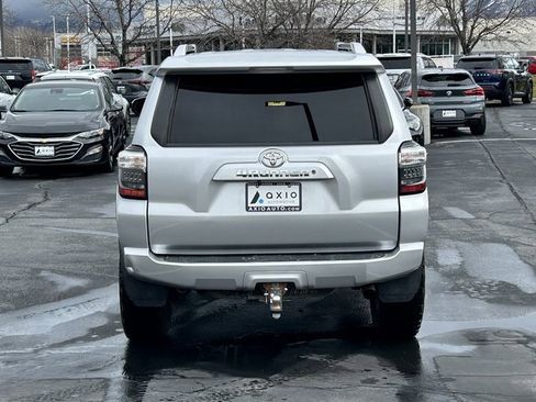 Used 2017 Toyota 4Runner SR5 image 4