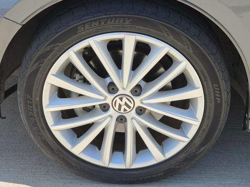 Used 2015 Volkswagen Jetta SE FWD image 30