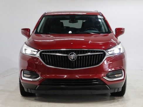 Used 2019 Buick Enclave Essence FWD image 2