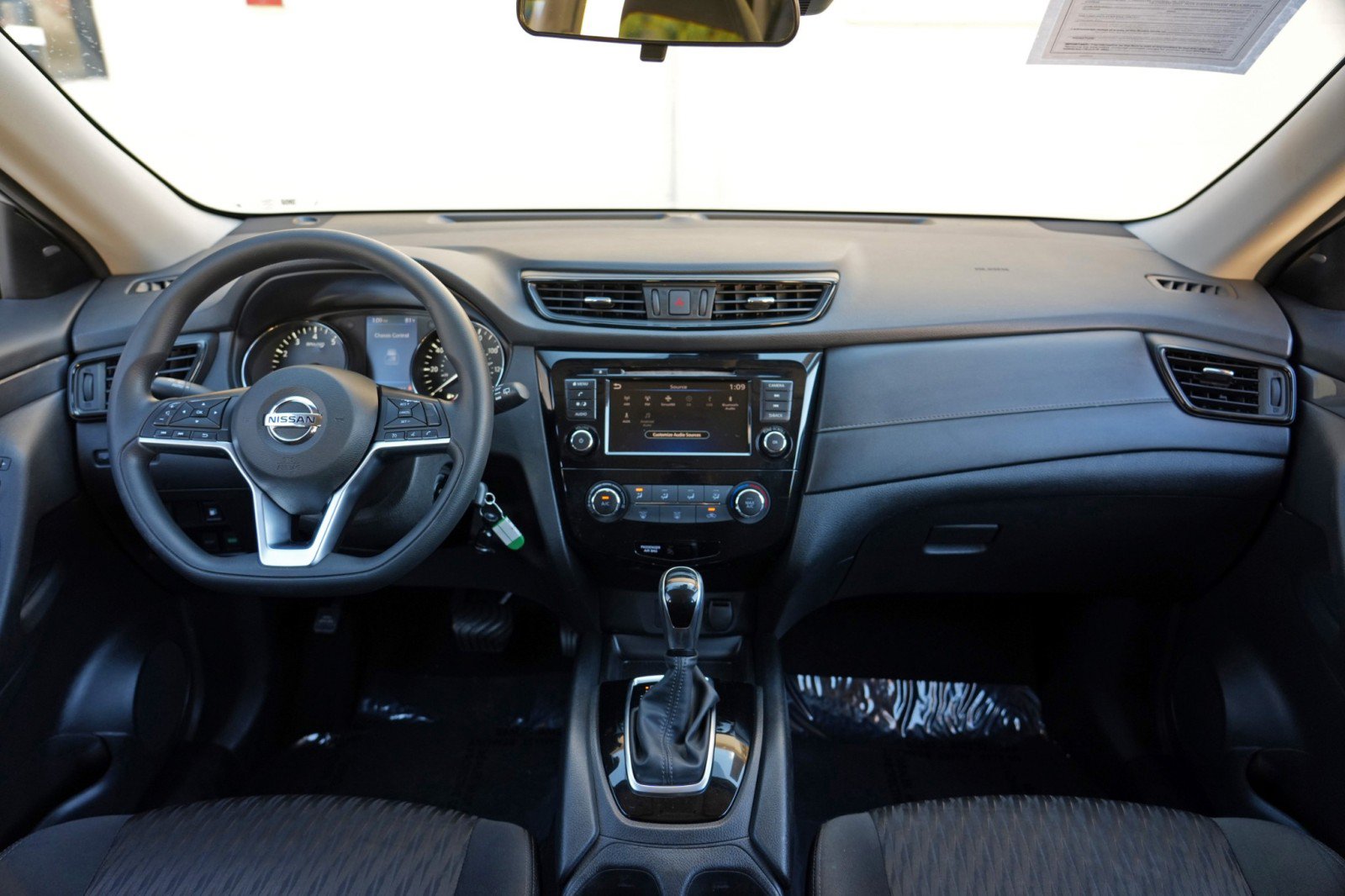 Used 2019 Nissan Rogue S FWD image 11