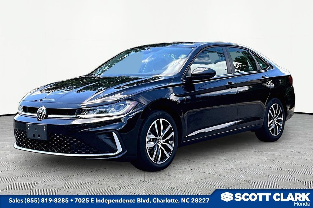 Used 2025 Volkswagen Jetta SE FWD image 2