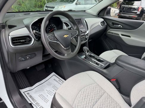 Used 2023 Chevrolet Equinox LS w/ Driver Confidence II Package FWD image 8