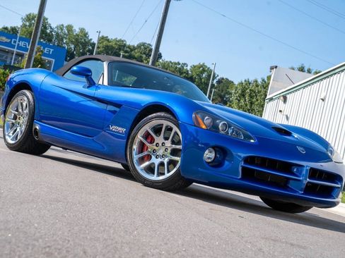 Used 2006 Dodge Viper SRT-10 RWD image 18