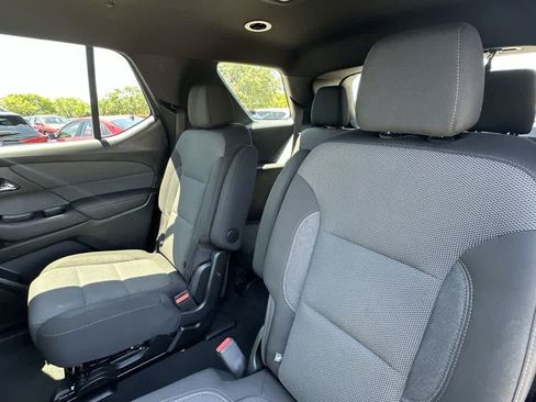 Used 2023 Chevrolet Traverse LT FWD image 22
