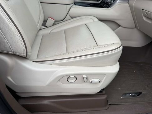 Used 2023 GMC Yukon XL Denali w/ Denali Reserve Package RWD image 16