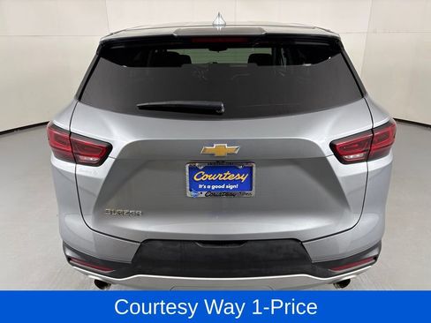 Used 2025 Chevrolet Blazer LT FWD image 9