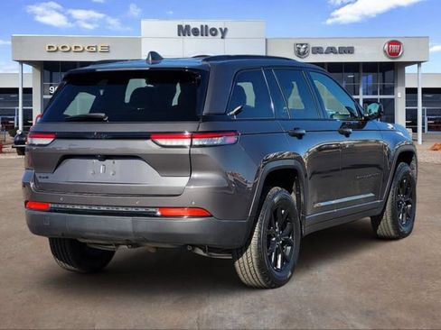 Used 2024 Jeep Grand Cherokee Altitude AWD/4WD image 4
