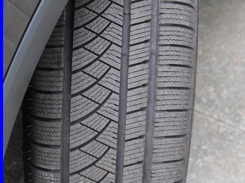 Certified 2023 Volkswagen Tiguan SE image 11